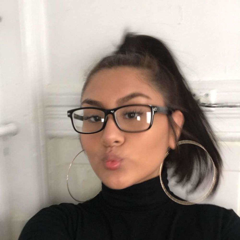 Meet your Posher, Samantha